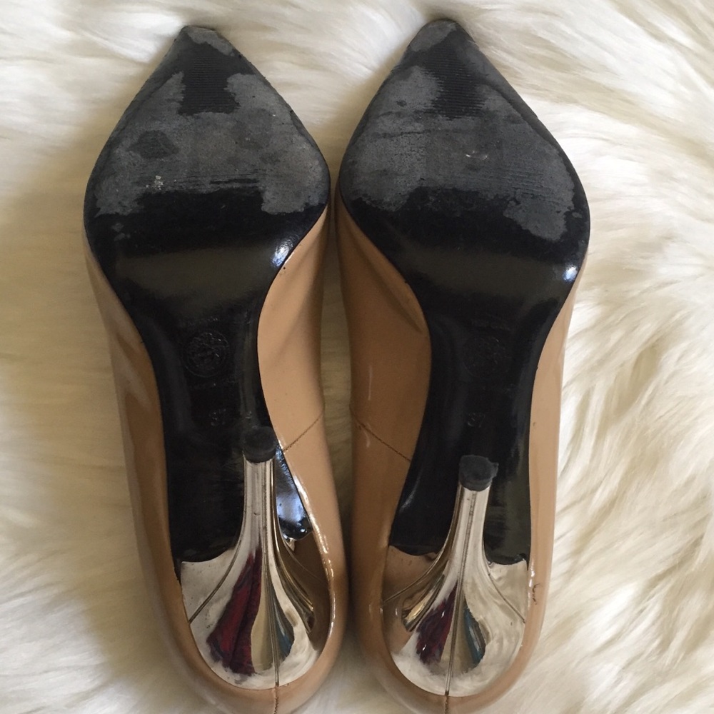 Versace Nude Patent Pointed Toe Stiletto Pumps with Metallic Heels - Picture 5 of 8